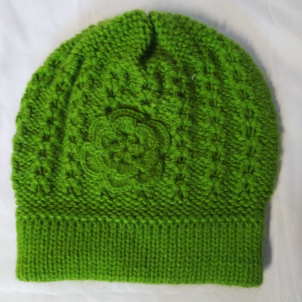 NWOT Handmade Hand Knit Winter Beanie Hat